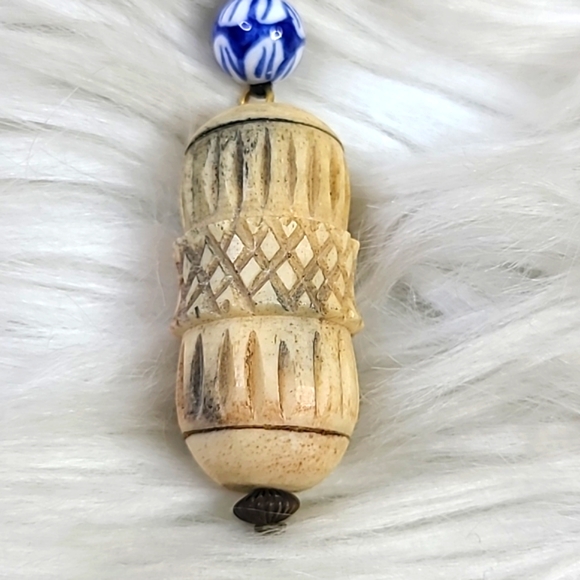 Necklace Pendant Creme Blue Vintage Carved Tibetan Bead Unisex Hippie Festival - Picture 5 of 6